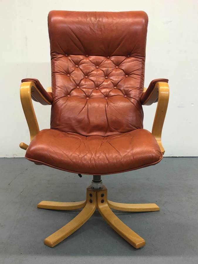 Broderna Andersson Swivel Chair