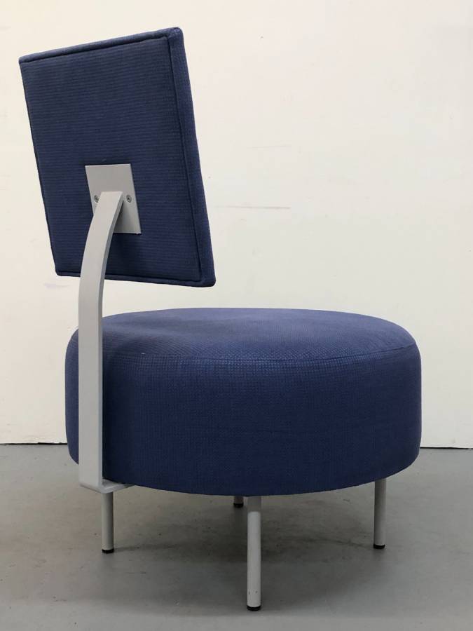 Andreu World Lounge Chair