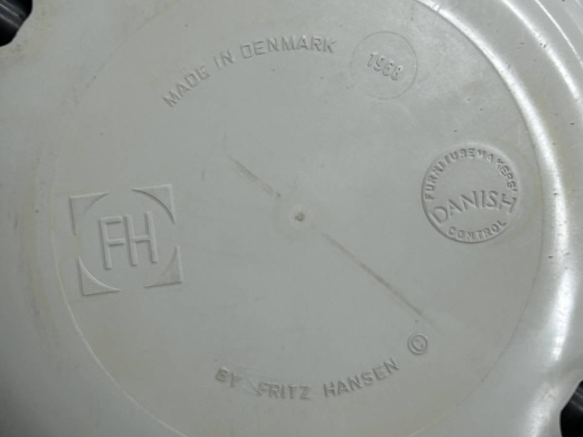 Arne Jacobsen Side Chairs