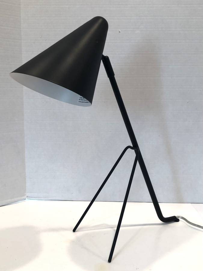 Black Cone Desk Lamp