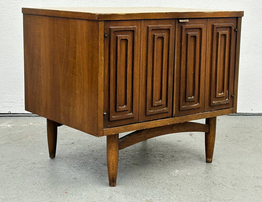 Broyhill Sculptra End Table