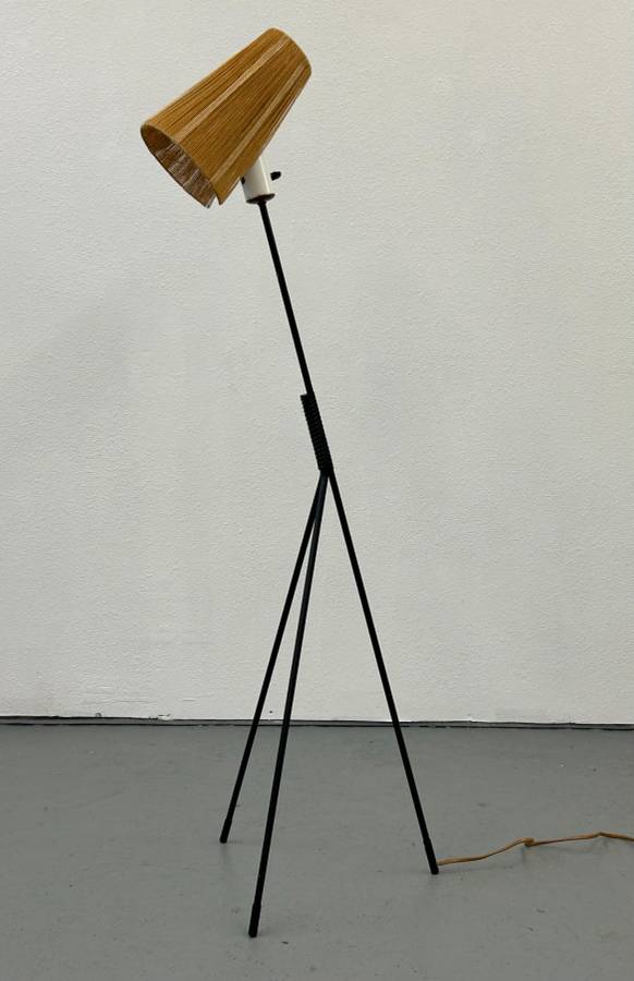 EJE Ahlgren Tripod Lamp