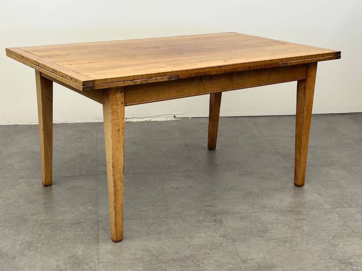Farmhouse Drawleaf Dining Table
