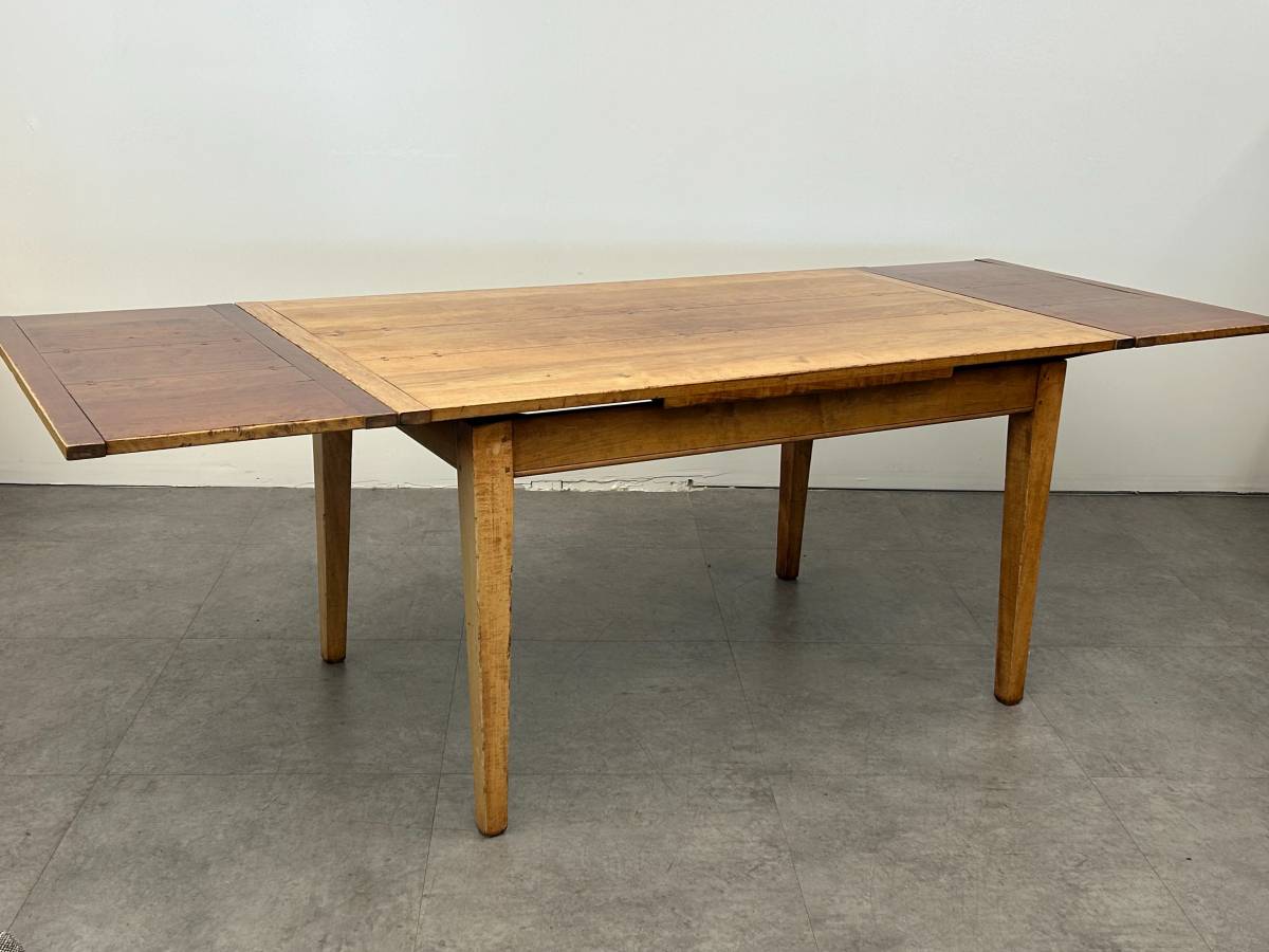 Farmhouse Drawleaf Dining Table