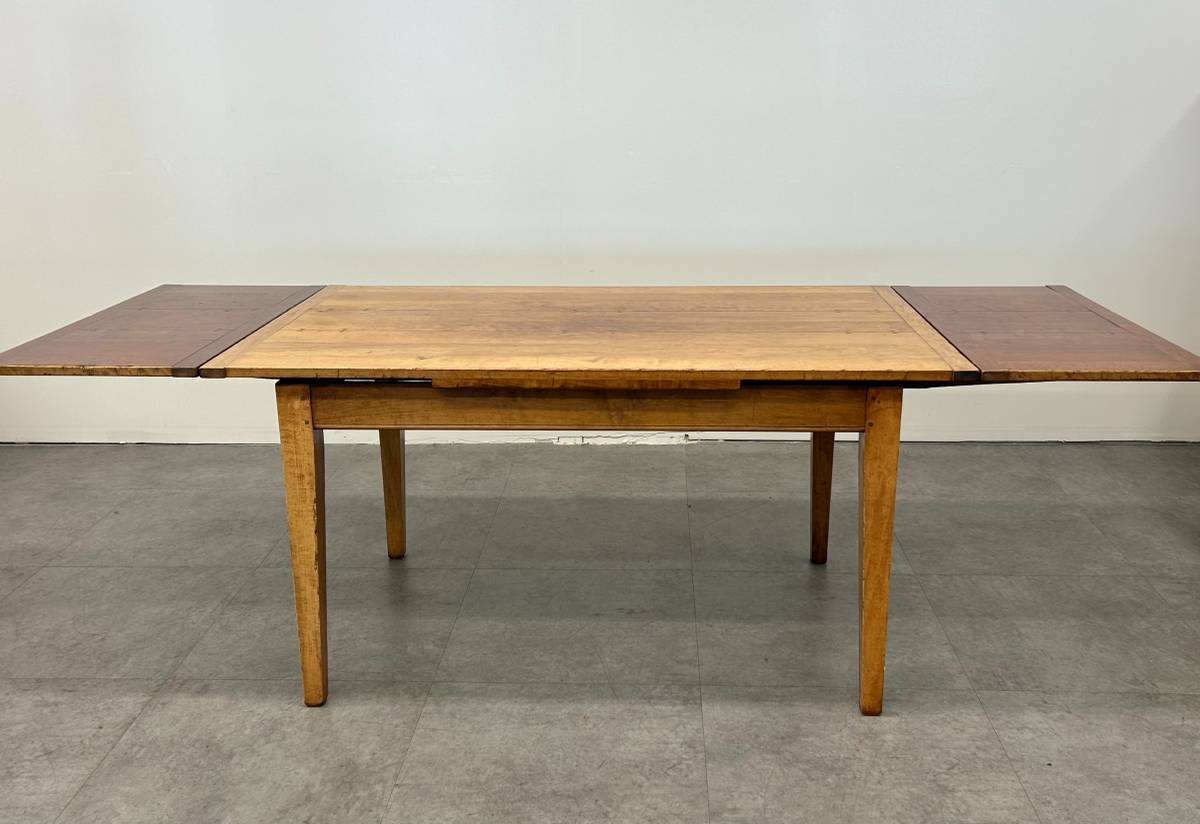 Farmhouse Drawleaf Dining Table