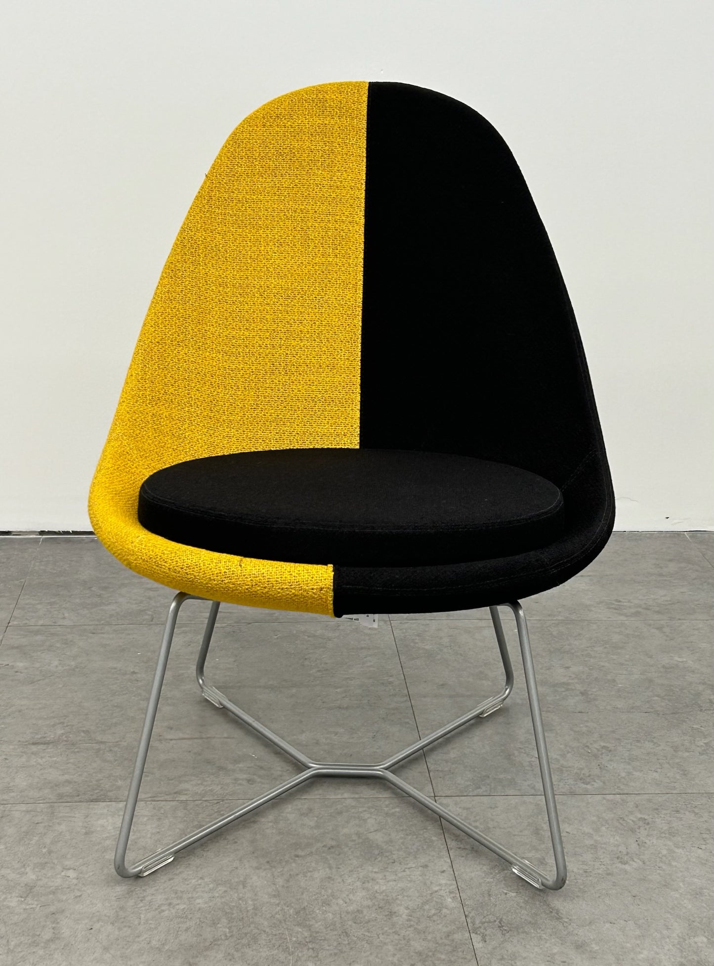 Juxta Lounge Chair by Keilhauer