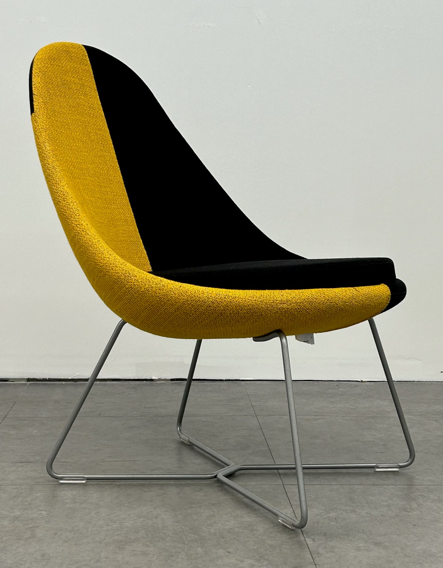 Juxta Lounge Chair by Keilhauer