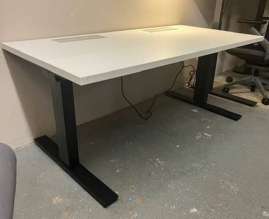 KI Furniture Sit to Stand Desk