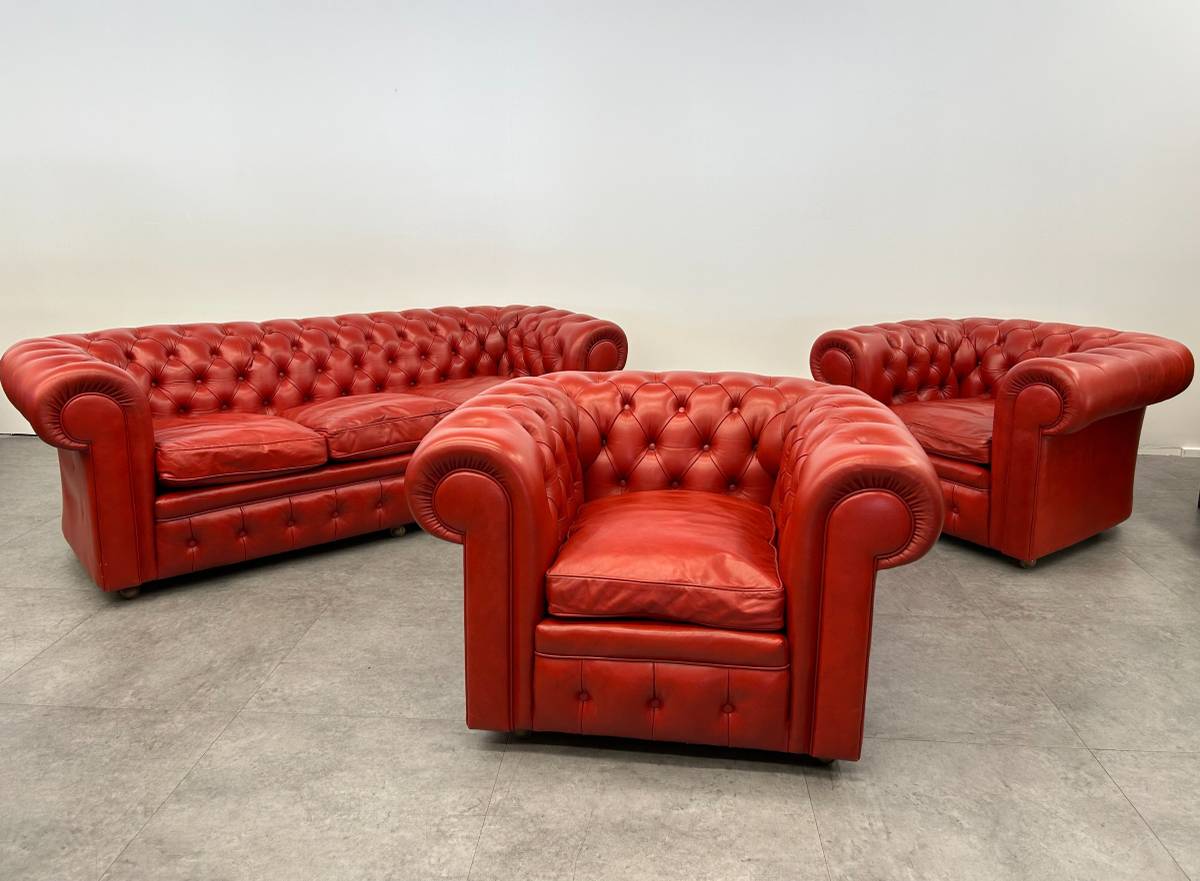 Red Leather Lounge Chair