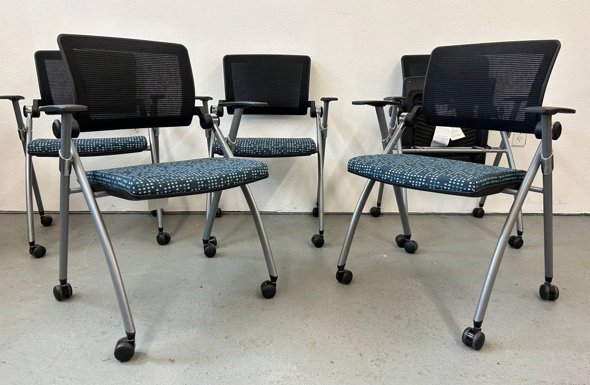 STOW Folding Guest Chair