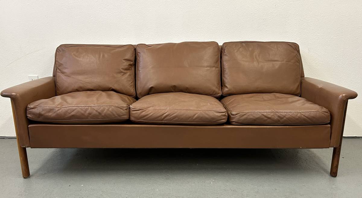 DUX Brown Leather Couch