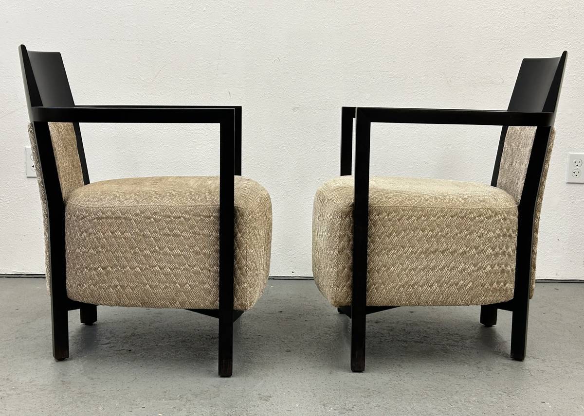 Andreu World Lounge Chair