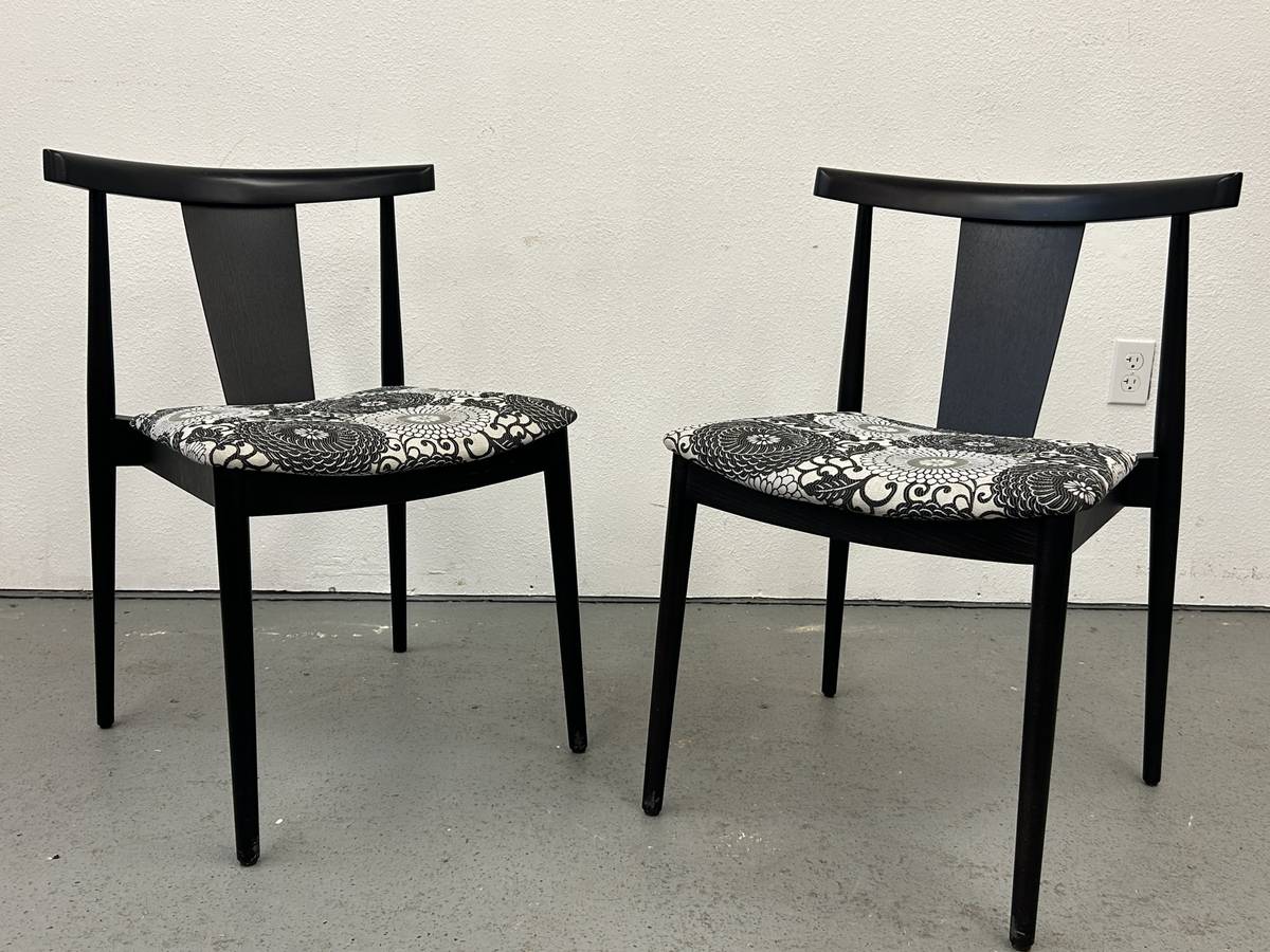 Andreu World Asian Style Dining Chair Set
