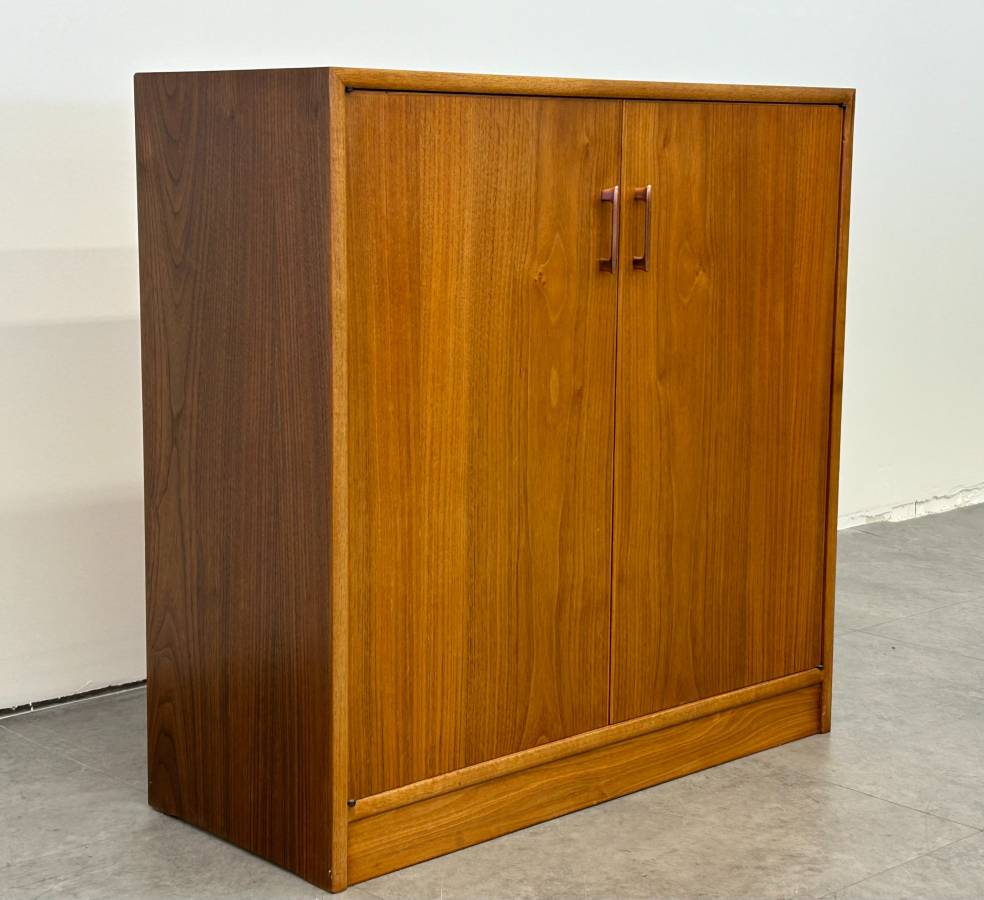 Scandinavian Cabinet with Bookshelf