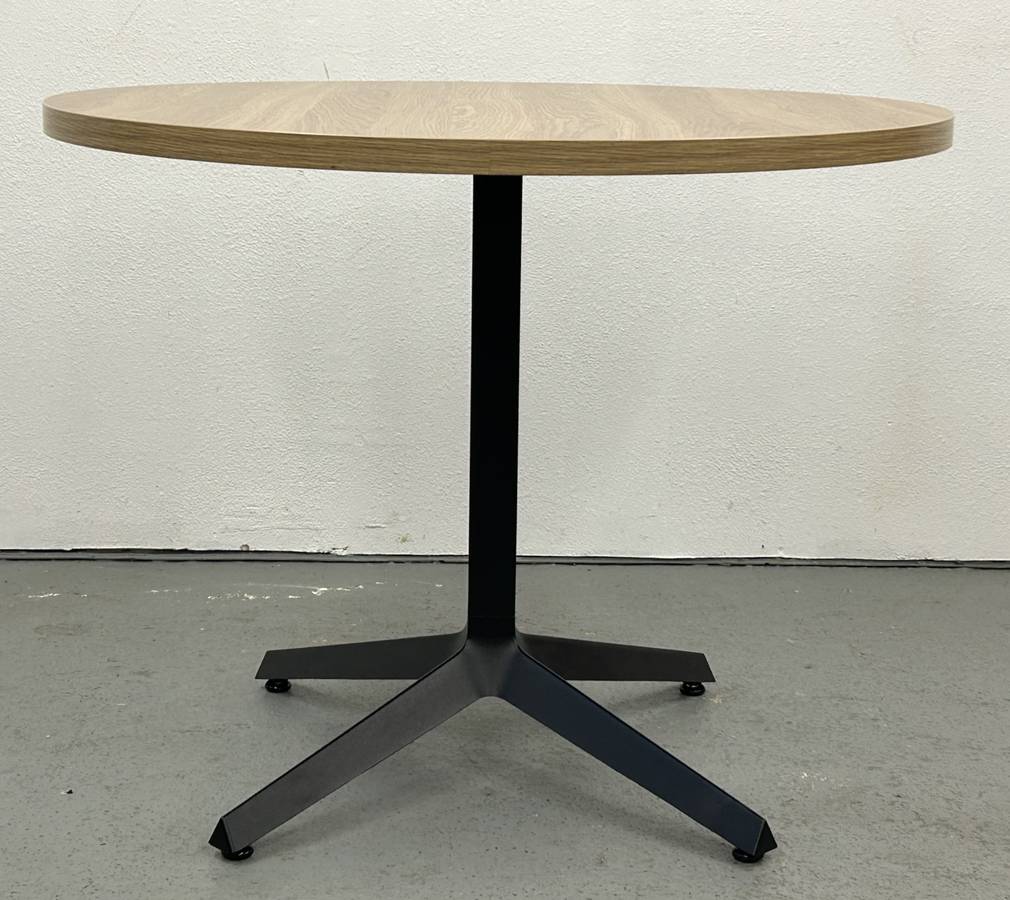 Knoll Dividends Horizon Bistro Table