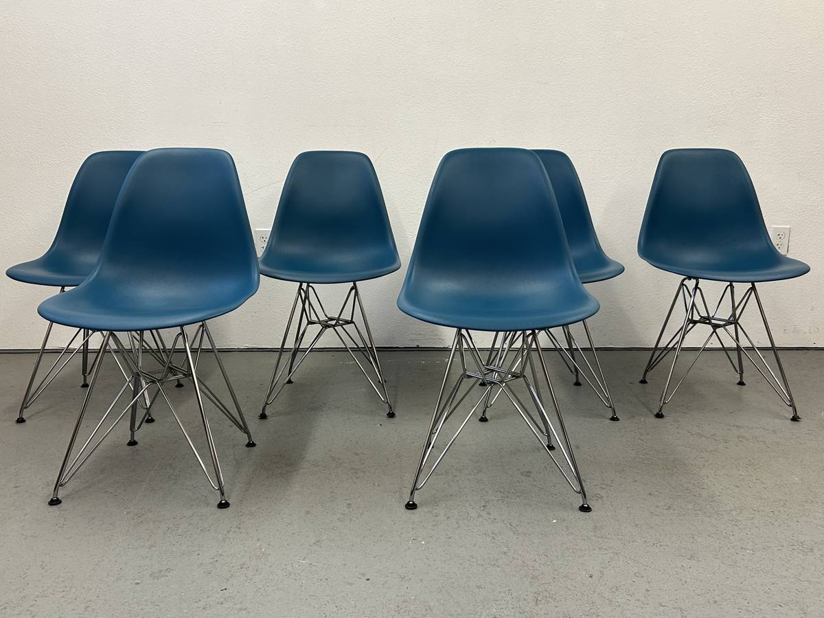 Blue Eiffel Tower Chair