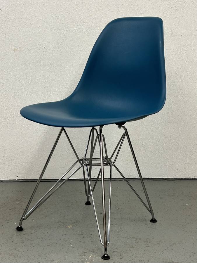 Blue Eiffel Tower Chair