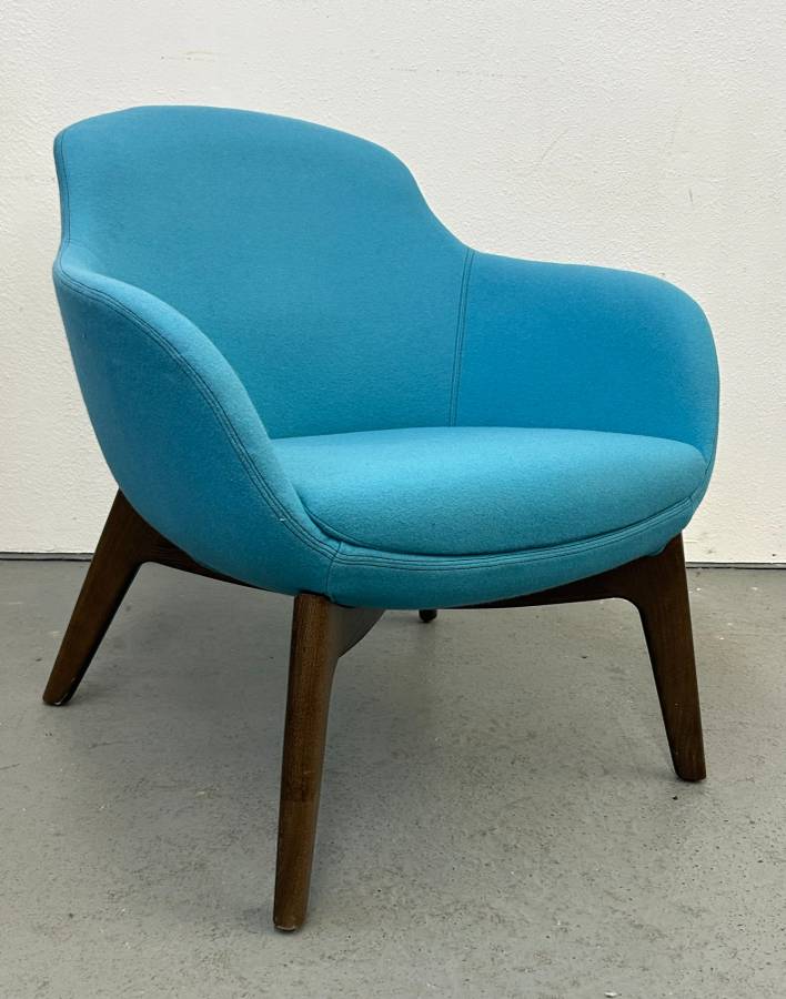 ISA Fluid Lounge Chair