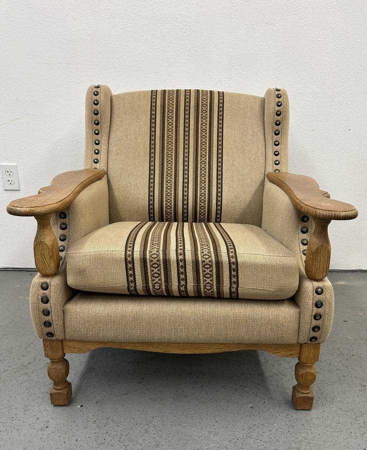 Henning Kjaernulf Lounge Chair