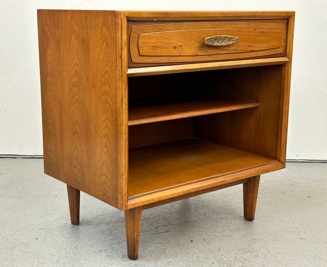 Heritage Nightstand