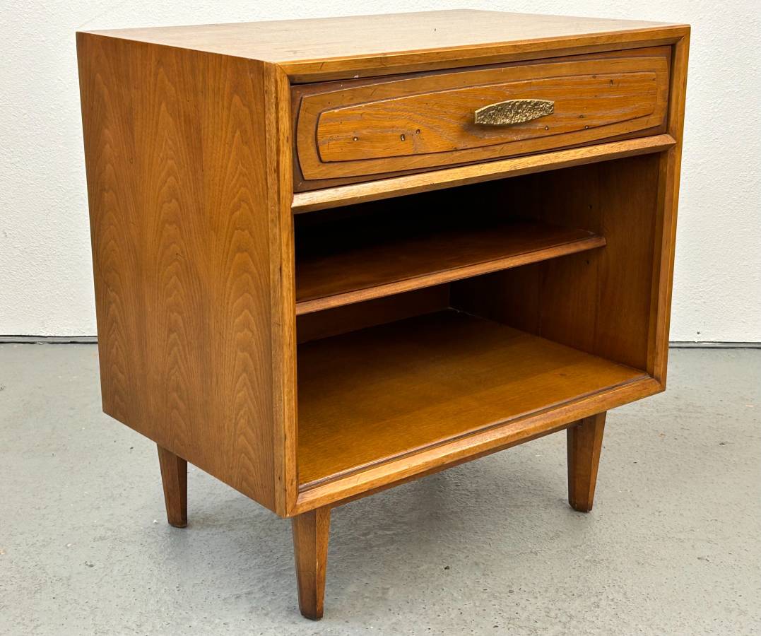 Heritage Nightstand