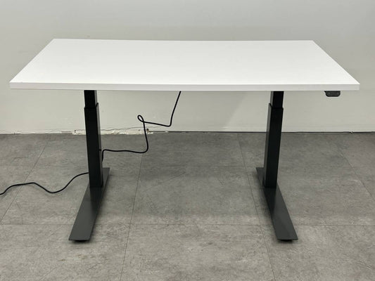 Knoll Sit to Stand Desk