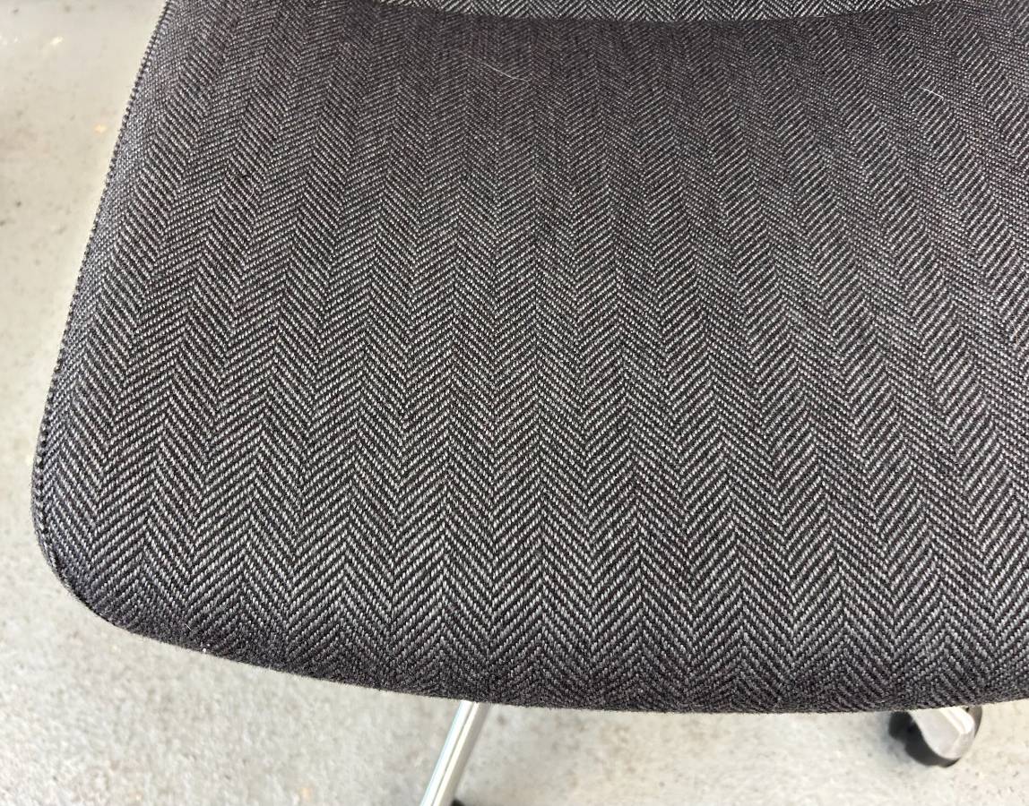 Okamura Mode Desk Chair