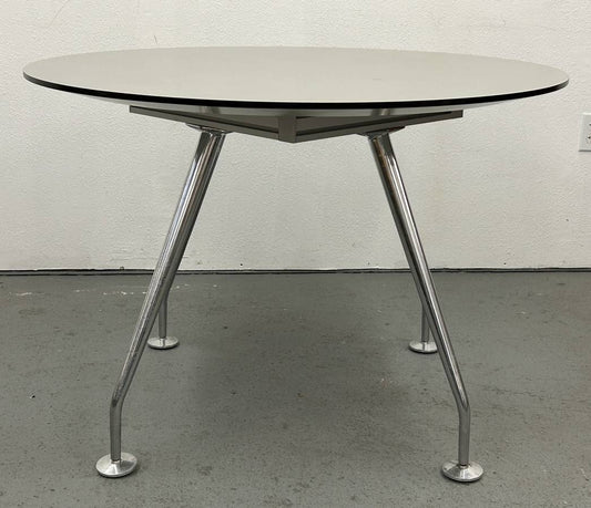 Nienkamper Canada Modern Table