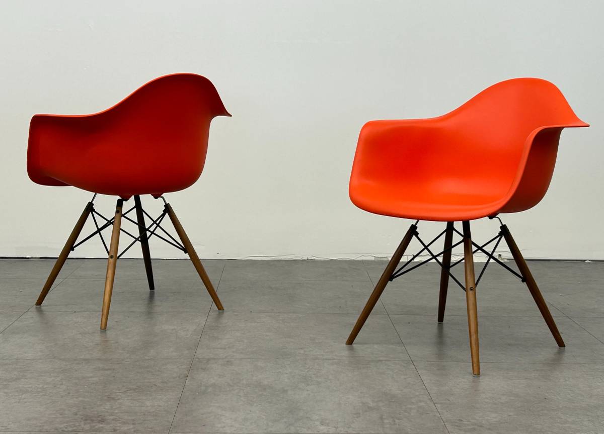 Eames Shell Chair