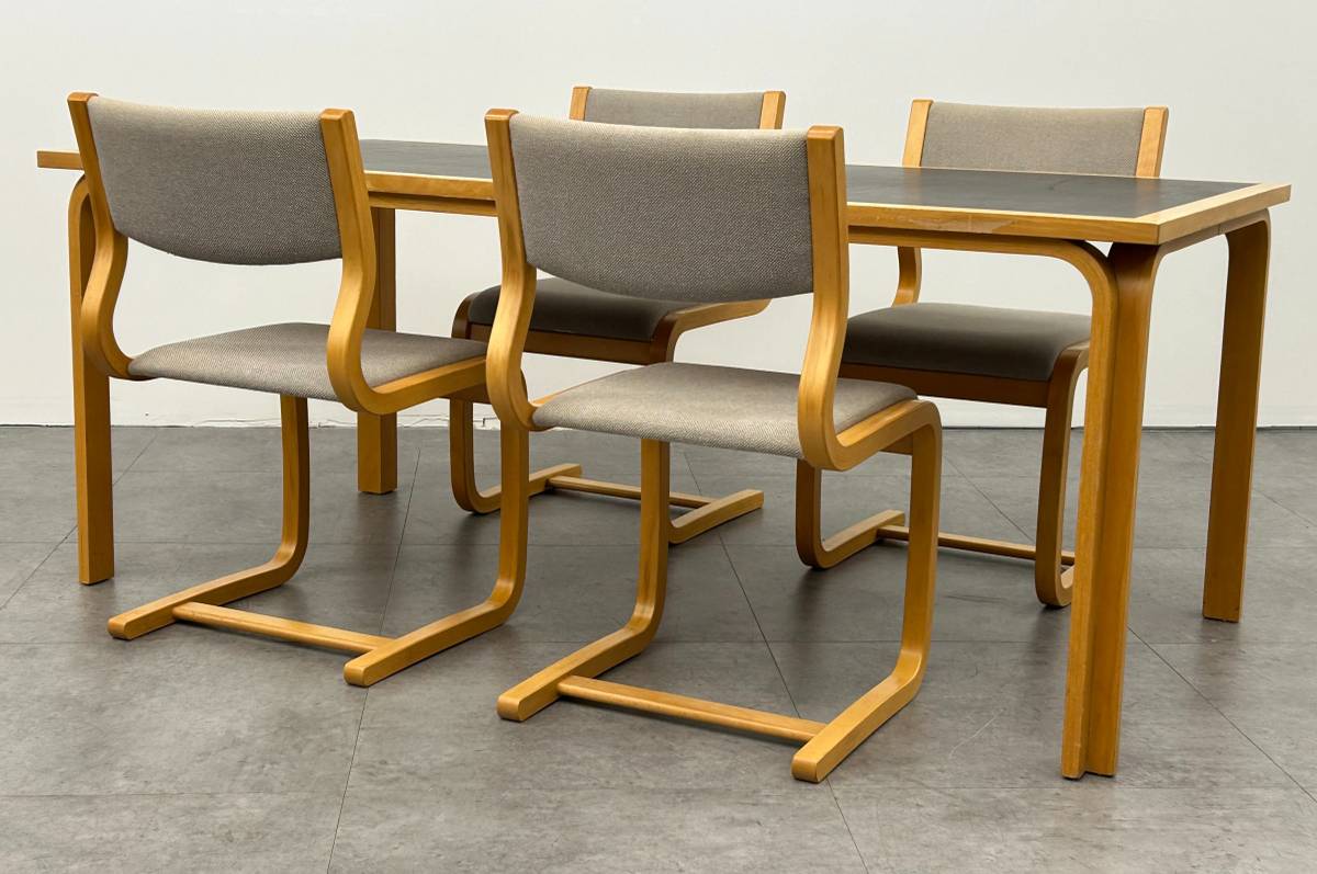 Magnus Olesen Dining Table