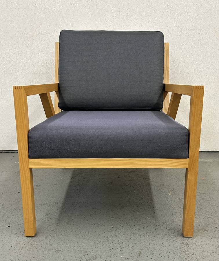 Gus Modern Lounge Chair
