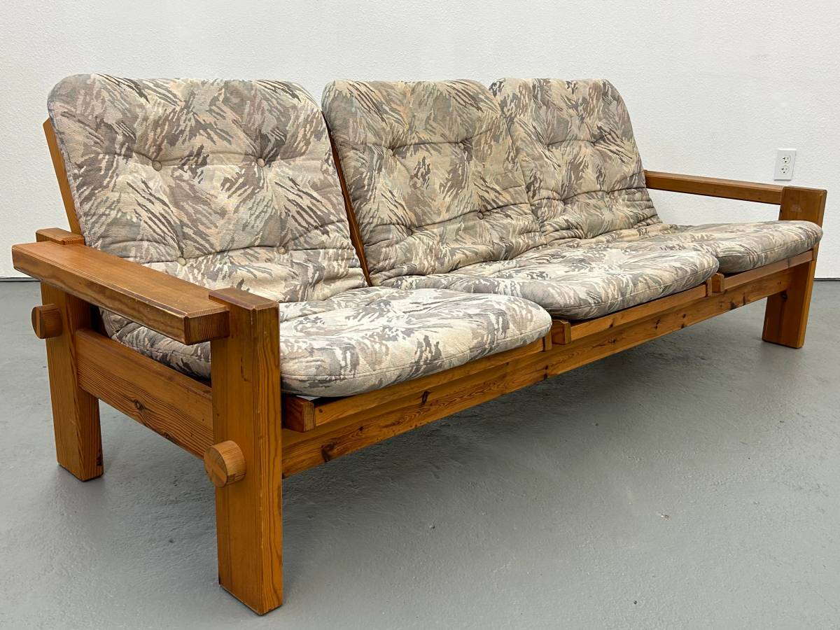 Yngve Ekstrom Dymling Sofa